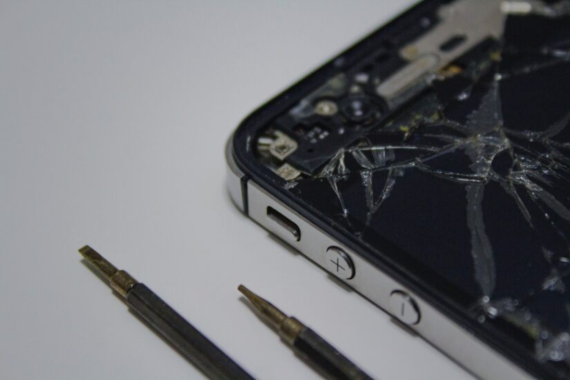 Как да поправите счупен екран на iPhone?